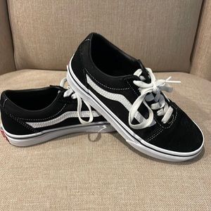 Boy’s Van’s size 3.0Y
